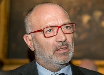 8 miliardi di patrimonio a rischio scalata 8 miliardi di patrimonio a rischio scalata